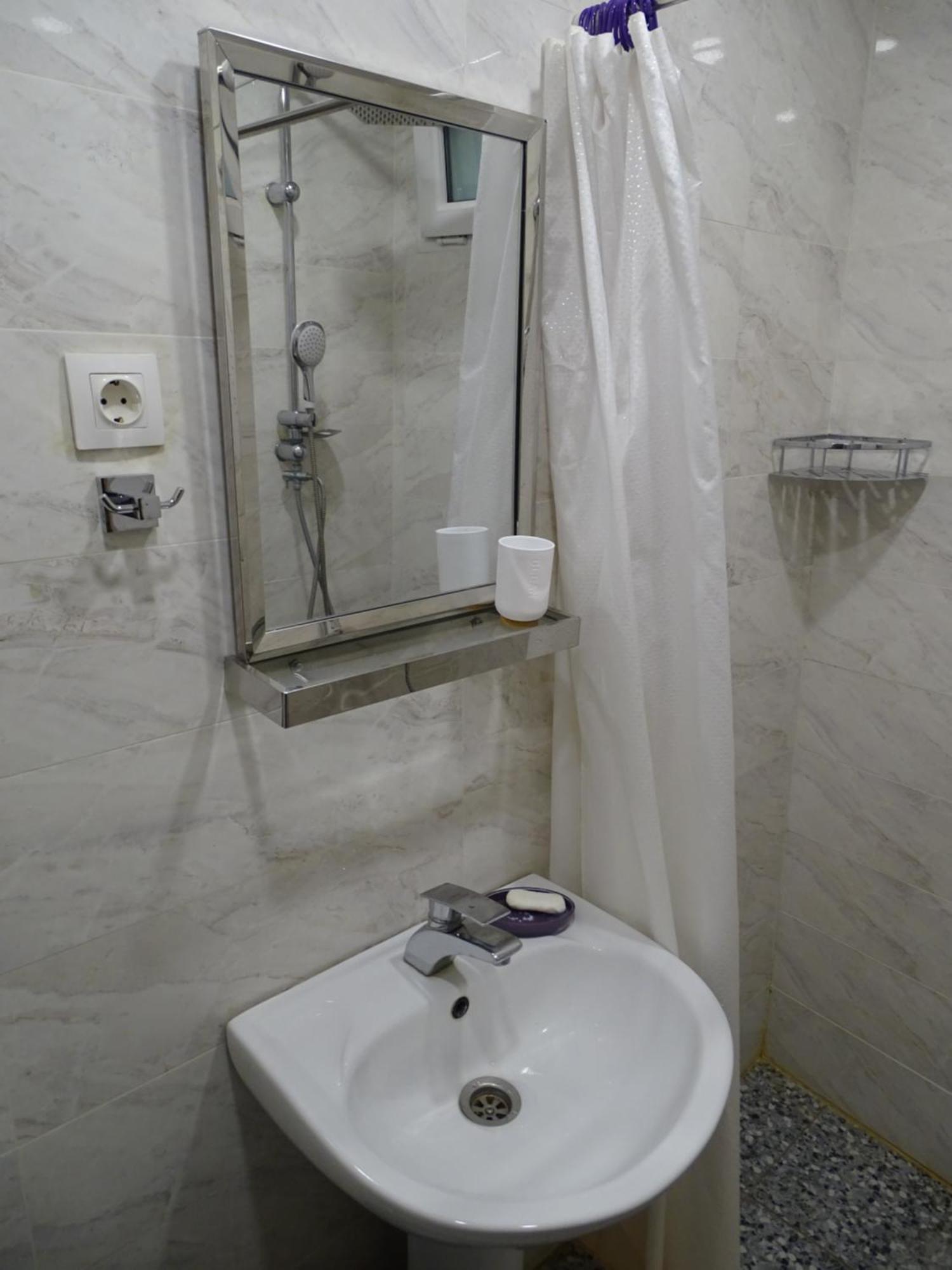 Vake Super Quiet And Comfy Apartment With A Yard Tbilisi Bagian luar foto