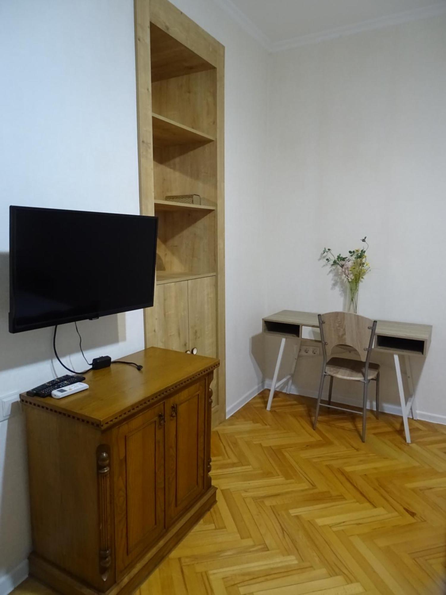 Vake Super Quiet And Comfy Apartment With A Yard Tbilisi Bagian luar foto